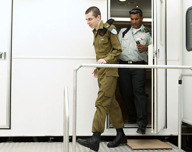 Israeli soldier Shalit sends thank you letters to Sarkozy, Merkel